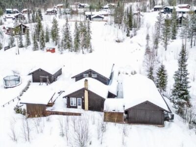 A wonderful estate of two houses for all seasons!