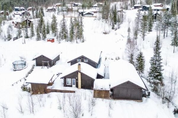 A wonderful estate of two houses for all seasons!