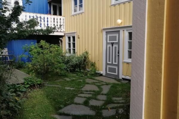 Sjarmerende og lysfylt leilighet midt i Tromsø