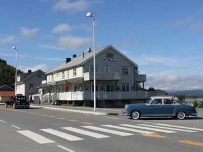 Ulvsvag Gjestgiveri og Fjordcamping AS