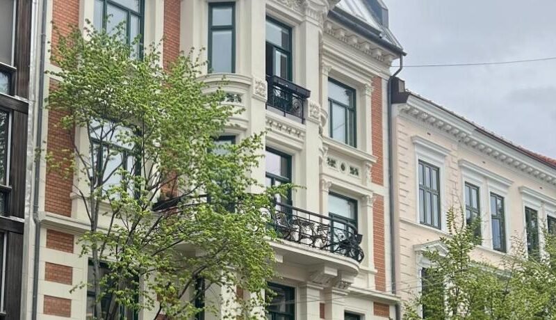 Elegant & Quiet Apartment in Historic House – Prime Location in Oslo West