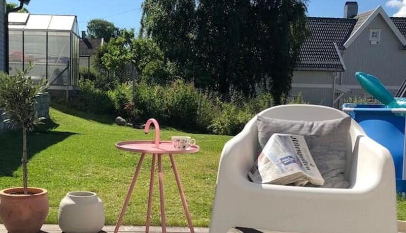 Koselig hus med stor og solrik hage