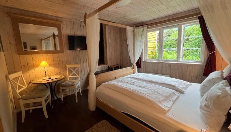 Dalen Bed & Breakfast