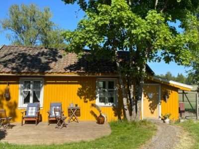 Farm stay in cozy cabin at Vestre Kinn