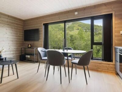 Mountain View Apartment – 102