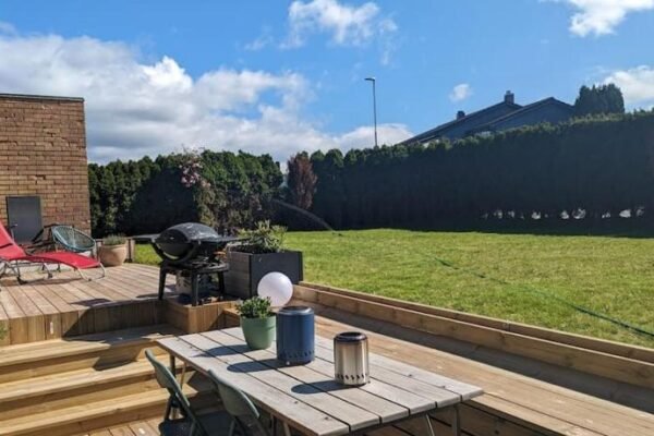 Villa, walking distance from ONS