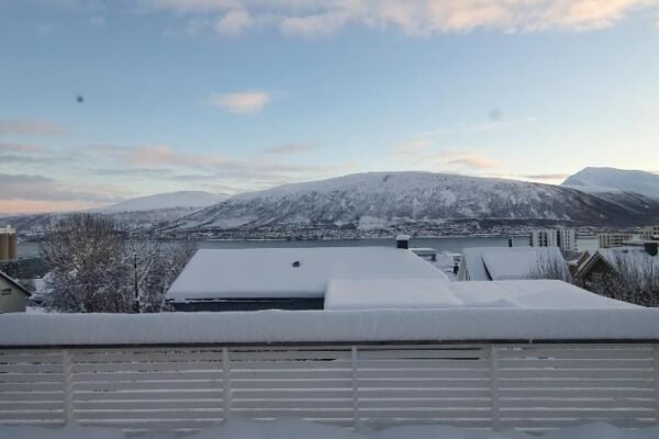 Arctic view – Sentral apartment with free parking