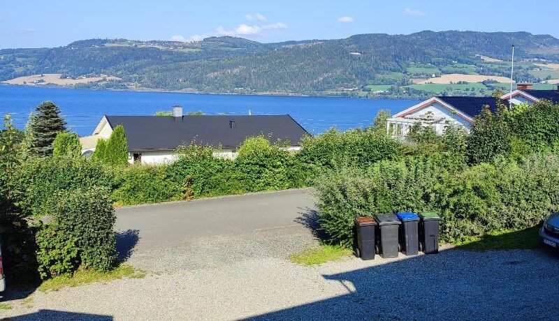 Separate rooms in a large house,on the E6 road