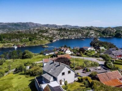 Fjord-View Retreat with Free Parking and Fast Internet