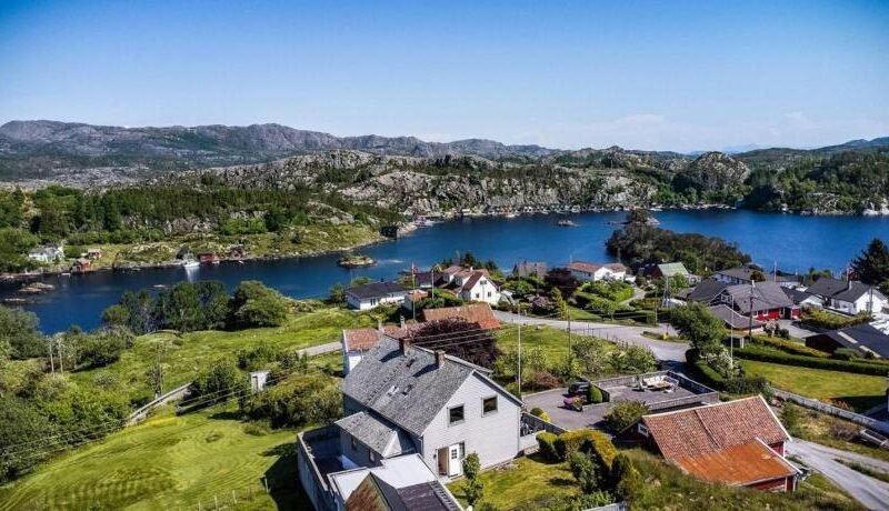 Fjord-View Retreat with Free Parking and Fast Internet