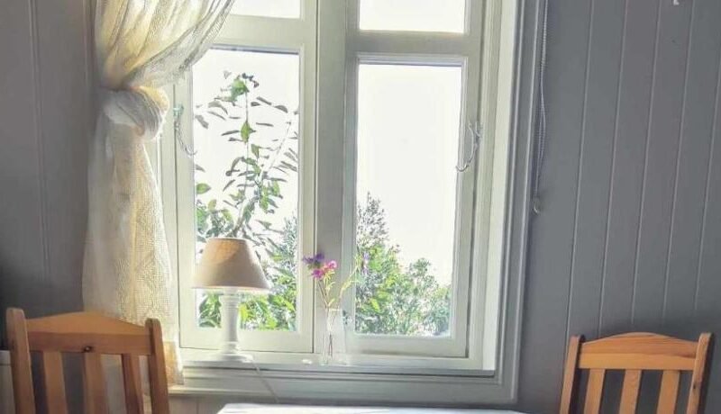 Øya husrom-enkeltsenger-kjøkken-bad