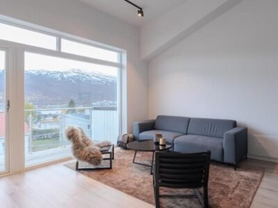 Staying Apt 3 – New and modern