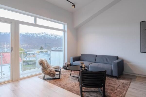 Staying Apt 3 – New and modern