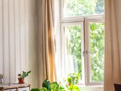 Charming 1800s Apt w fireplace and free parking