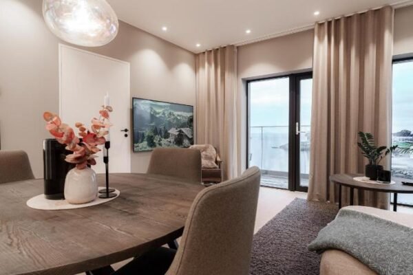 Luxury penthouse apt with amazing views