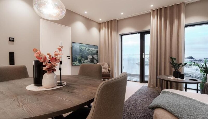 Luxury penthouse apt with amazing views