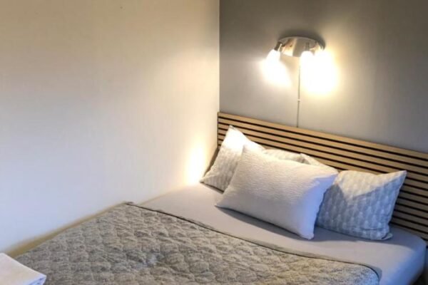 Private room on quiet street