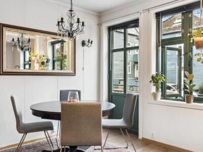 Stylish & Modern Apartment, in Centre, Free Parking spot !