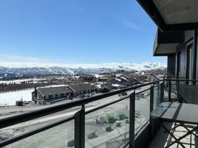 Riddertunets utsikt til Mugnetind