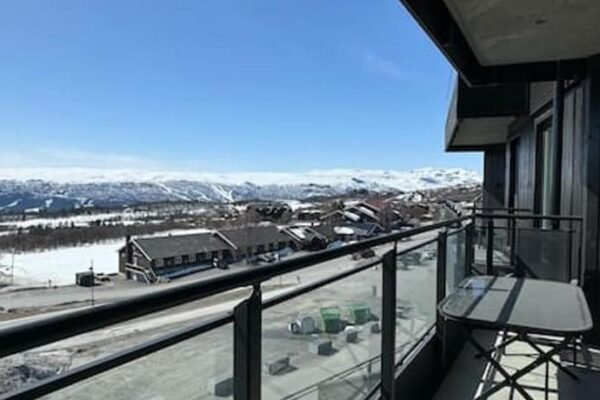 Riddertunets utsikt til Mugnetind