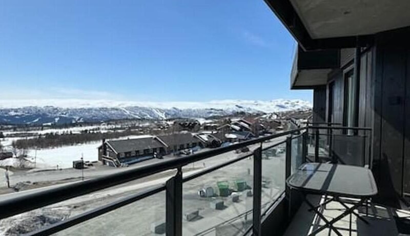 Riddertunets utsikt til Mugnetind