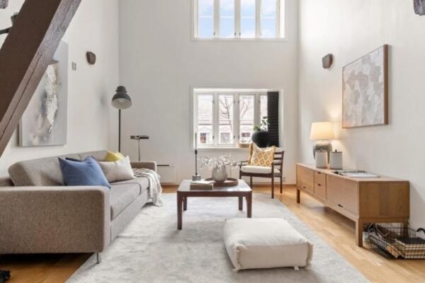 Charming Loft, High Ceiling !Modern & Central, Free private Parking 7 min walking !