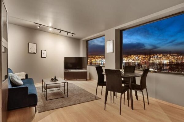 ARCTIC HOMES – The View