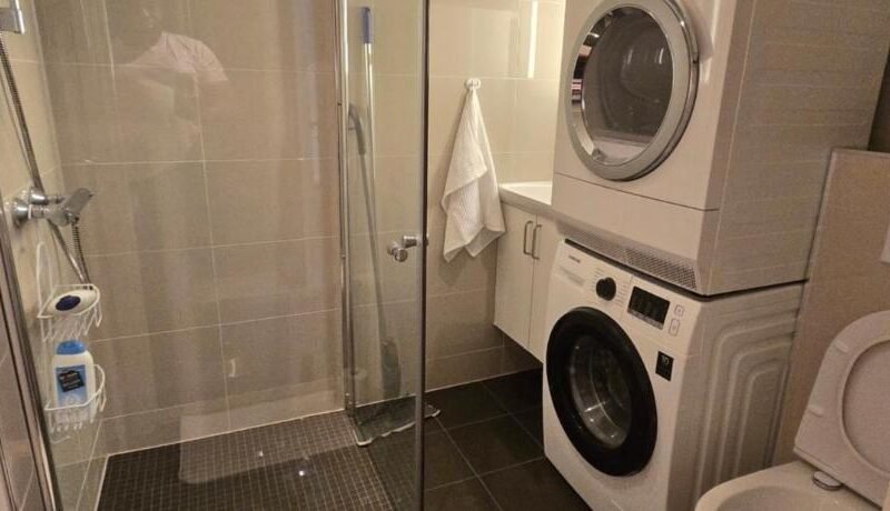 Lovely 2 bedroom apartment with free parking