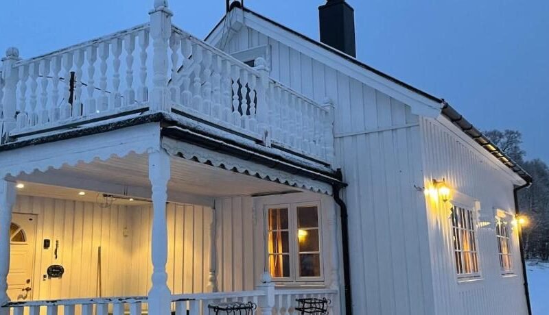 Marvelous farmhouse with amazing fjord and mountain view in Northern Norway