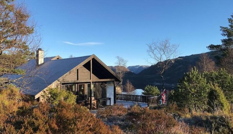 Nice mountain cabin between Pulpit Rock and Kjerag