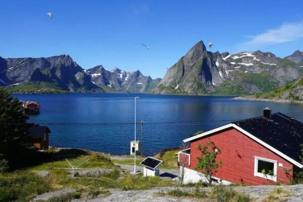 Lofoten panoramic luxury home with sauna
