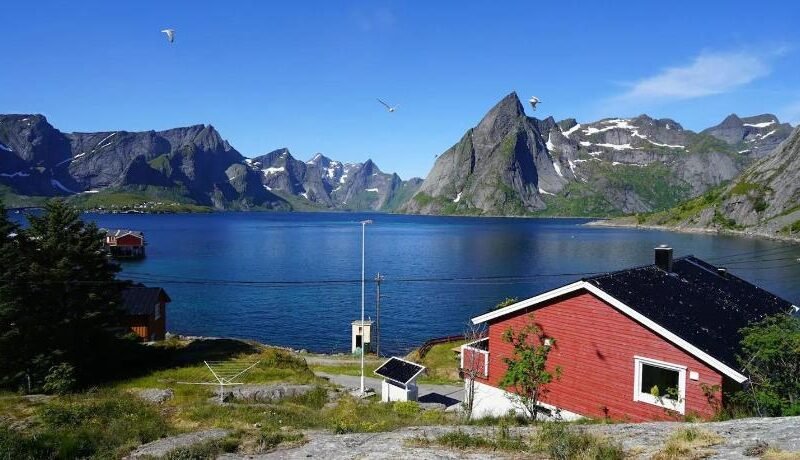 Lofoten panoramic luxury home with sauna