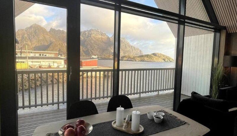 Rorbuleilighet i toppetasjen i Henningsvær