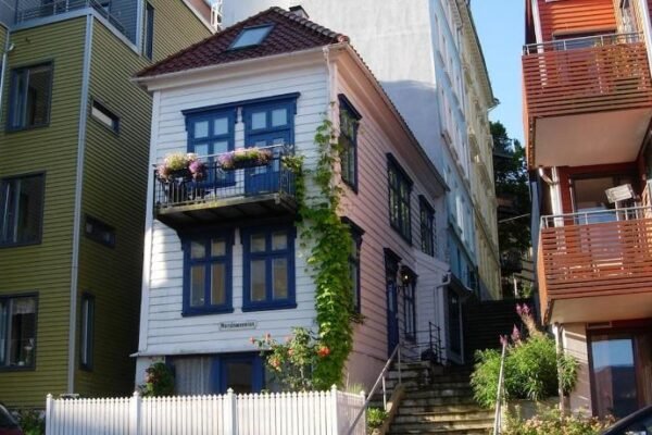 Historic Bergen house, right in the middle of everything!