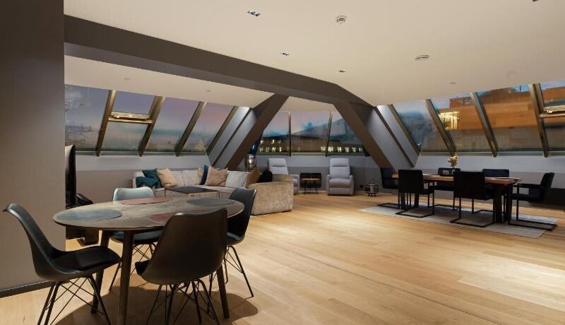 ARCTIC HOMES – The Royal Palace