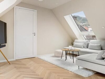 Dinbnb Apartments I Mid-City Luxury with Mini Balcony and Smart TV & Sound System