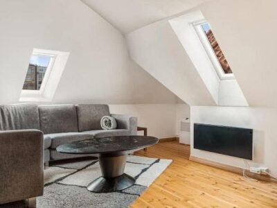 Dinbnb Apartments I Historical Two-Floor Apartment with Rooftop Panorama I 1645 Heritage