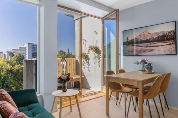 DINBNB Apartments l Family Friendly l 1000m from Central Station l NEW l Free Parking