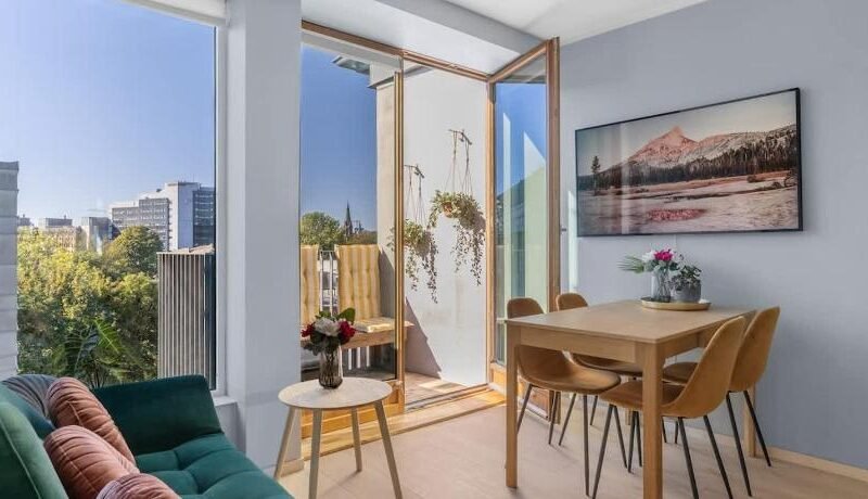 DINBNB Apartments l Family Friendly l 1000m from Central Station l NEW l Free Parking