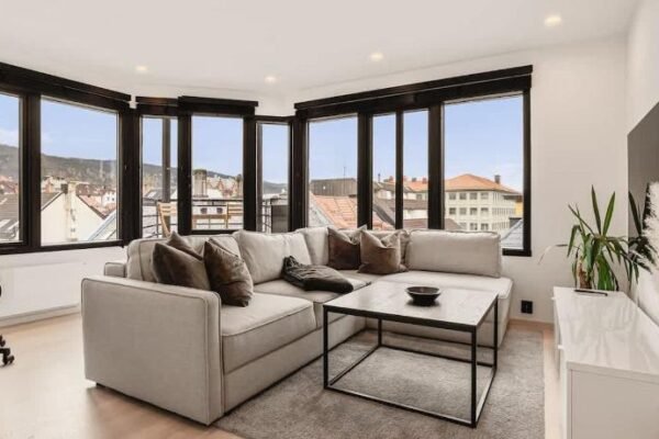 Dinbnb Apartments I Penthouse 250m From City Center I Privat Balcony