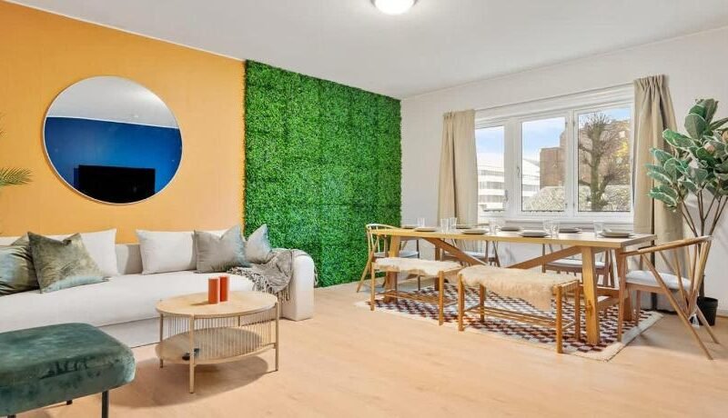 Dinbnb Apartments l Free Parking l 5 Min From Torget l Nearby Coast I Newly Furnished