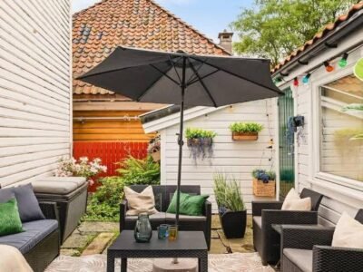 Dinbnb Apartments I Family Dream in Bergen I Playroom I Private Garden