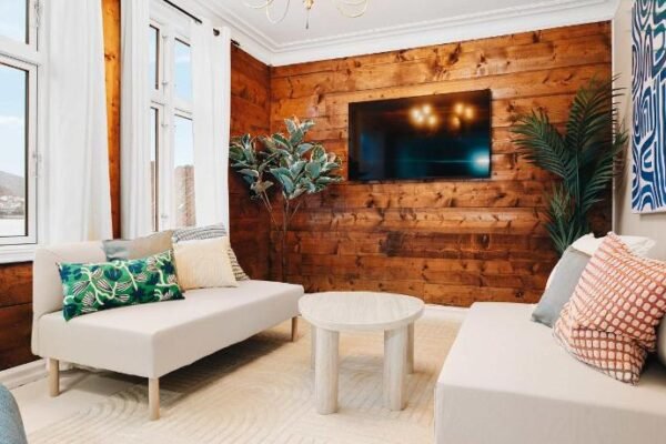 Dinbnb Home – History meets Modern I 3-Story Bergen House