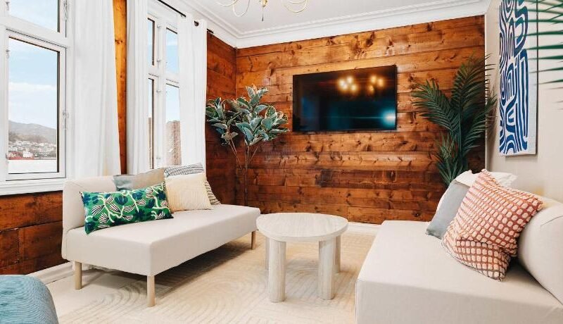 Dinbnb Home – History meets Modern I 3-Story Bergen House