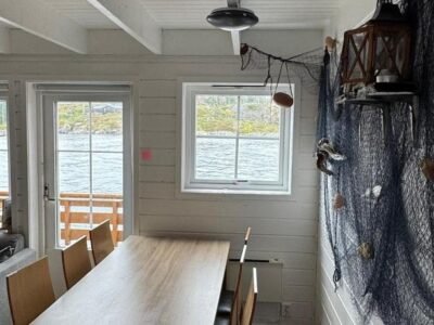 Cozy Oceanfront Escape