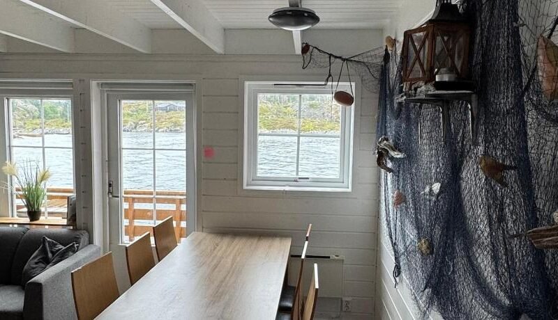 Cozy Oceanfront Escape