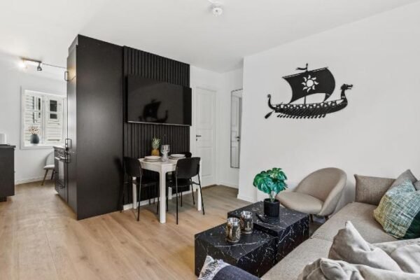 Homerentals Apartments – Behind Bryggen & historic cobblestone streets – 2 Floor renovated from febr