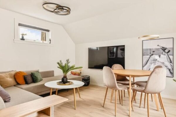 DINBNB Apartment l Skansen funhouse – 400m to Bryggen Gym & Parking