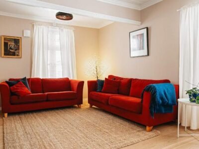 DINBNB Homes l Charming 2-Bedroom Home by the Sea Cozy