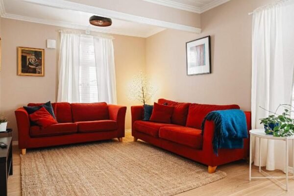 DINBNB Homes l Charming 2-Bedroom Home by the Sea Cozy